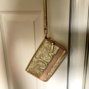 Tory Burch Wristlet 👛 Metallic Super Cute ❤️